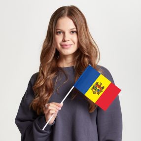 Флаг среднего размера односторонний Молдова