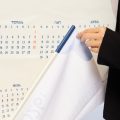 НФ-00053895_Календарь тканевый гор.рез, карман 1,3см, сверху и снизу, трубка 8мм, шнур 3мм (для вымпелов), (50x100см). Сатен 183 гр.кв.м